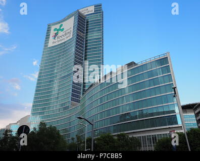 Milano, Italia - 12 Maggio 2018: vista del "Palazzo della Regione", è il pubblico sede amministrativa per la Lombardia Foto Stock