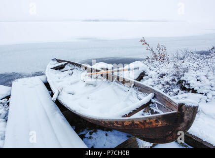 Lago Vuontisjärvi in Muonio, Lapponia, Finlandia Foto Stock