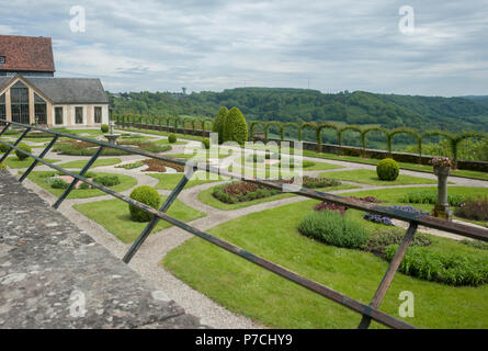 Il giardino del castello, langenburg, valle Jagst, schwaebisch hall, hohenlohe regione, Baden-Wuerttemberg, Heilbronn-Franconia, Germania Foto Stock