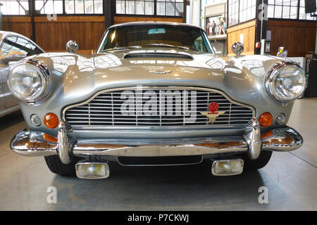 Aston Martin DB5, James Bond auto, Goldfinger, britisch supercar, classic car, argento Foto Stock