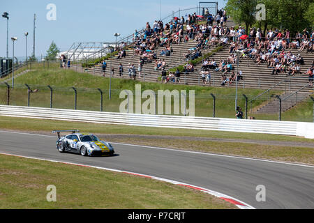 Porsche 911 GT3 2017 Nuerburgring, 24h Nuerburgring, motorsports, curve curbes, corse, Eifel, Renania-Palatinato, Germania, Europa Foto Stock