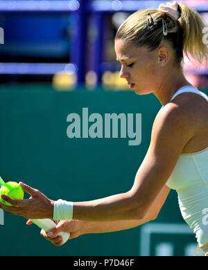 Camila Giorgi (ITA) giocando nel primo round della Valle di natura internazionale, Eastbourne, 25 giugno 2018 Foto Stock