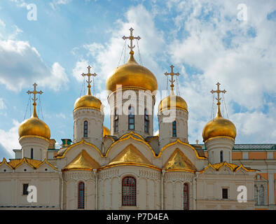 Le cupole della cattedrale dell'Annunciazione, il Cremlino di Mosca, Russia Foto Stock
