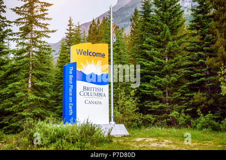 Benvenuti in British Columbia, accogliente segno alla frontiera nazionale, Canada Foto Stock