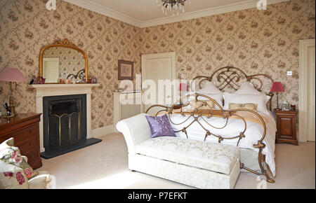 Classica camera da letto di lusso in una proprietà privata bellissima country Manor House una prima classe di qualità home in South Yorkshire Foto Stock