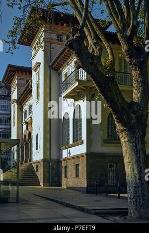 Ufficio postale, stile regionalista edificio nel cuore di El Ferrol, La Coruña, Galizia, Spagna, Europa Foto Stock