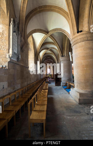 Interno di Southwell Minster nel Nottinghamshire, England Regno Unito Foto Stock