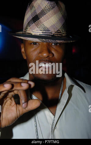 MIAMI BEACH - FL - Gennaio 02, 2005; Jamie Foxx trascorre un weekend caldo con una donna non identificato in South Beach Persone: Jaime Foxx Foto Stock