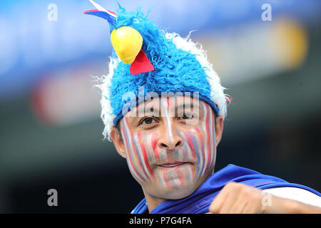 Nizhny Novgorod, Russia. 06 Luglio, 2018. World Cup 2018, Uruguay vs Francia, Nizhny Novgorod Stadium. Un ventilatore di Francia. Credito: Christian Charisius/dpa/Alamy Live News Foto Stock