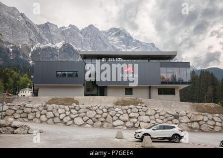 Stazione a valle della nuova Zugspitze funivia Foto Stock