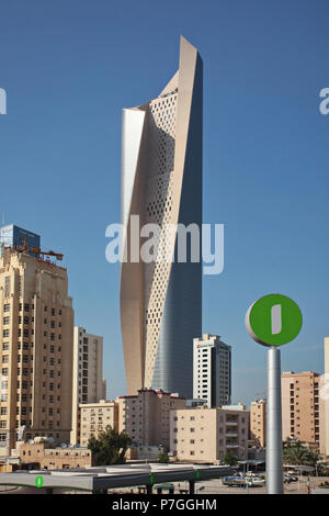 KUWAIT CITY, Kuwait - 12 Novembre 2013: Skyline di Kuwait City, Medio Oriente Foto Stock