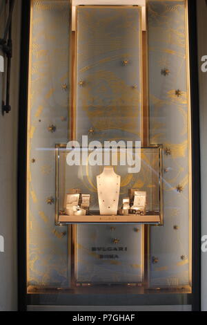 Firenze, Italia - 25 novembre 2015: Bulgari la finestra di visualizzazione a Firenze, Italia Foto Stock