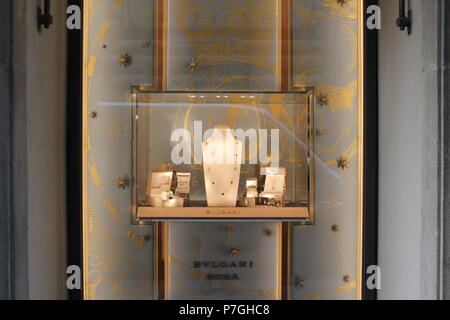Firenze, Italia - 25 novembre 2015: Bulgari la finestra di visualizzazione a Firenze, Italia Foto Stock
