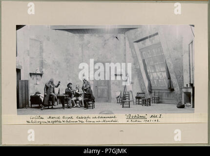 Axel Sellergren som Colline, Carl Lejdström som Marcel, Carl August Söderman som Benoit, Arvid Ödmann som Rodolphe & Thor Mandahl som Schaunard mi Bohème, Kungliga teatern 1901 52 Bohème, Kungliga teatern 1901. Föreställningsbild - SMV - H13 018 Foto Stock