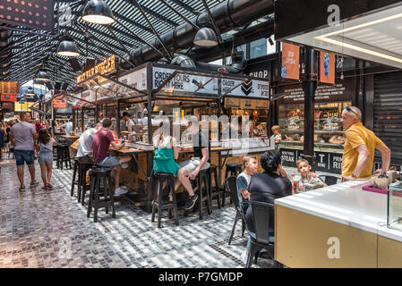 Israele, Tel Aviv-Yafo - 07 Luglio 2018: il cibo Sarona Mall Foto Stock