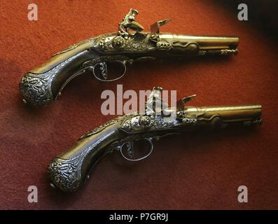 Coppia di flintlock pistols. Da Lazarino Cominazzo, ca. 1650. Acciaio e legno. Lo stato Museo Hermitage. San Pietroburgo. La Russia. Foto Stock