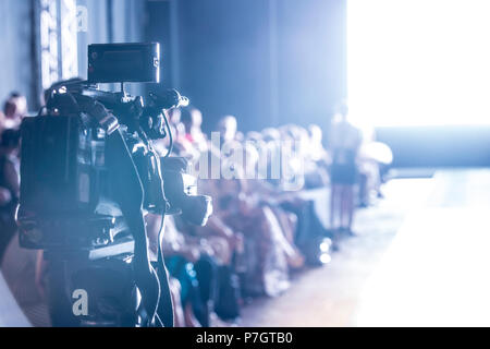Televisione di radiodiffusione della fotocamera una mostra Foto Stock