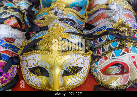Una selezione di carnevale veneziano Mardi Gras maschere Foto Stock