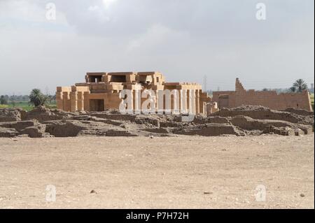 Egipto. Ramesseum. Nombre dado al templo funerario erigir ordenado por Ramsés II, y situado en la necrópolis de Tebe, en la ribera occidental del río Nilo, Frente a la ciudad de Luxor. Foto Stock