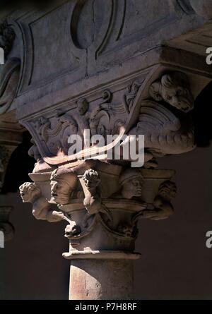 CAPITEL DEL CLAUSTRO. Posizione: Convento de las Duenas, Salamanca, Spagna. Foto Stock