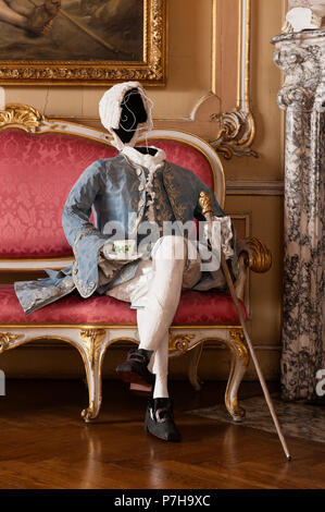 Manichino indossando la carta del xviii secolo e in stile di abbigliamento in Neues Palais Foto Stock
