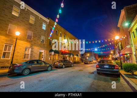 Alta Via di notte, in Little Italy, Baltimore, Maryland Foto Stock