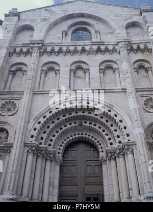 PUERTA MERIDIONAL O PUERTA DEL OBISPO DE LA CATEDRAL DE ZAMORA - SIGLO XII - ROMANICO ESPAÑOL. Posizione: Catedral, Zamora, Spagna. Foto Stock