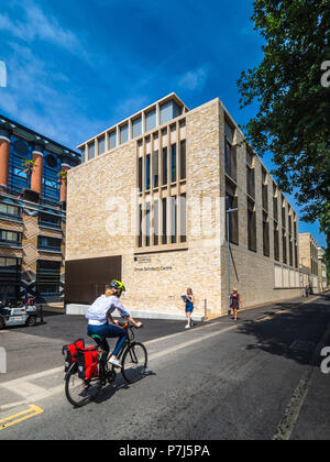 Simon Sainsbury Center, parte della Judge Business School, Cambridge University. Inaugurato nel 2018, l'architetto Stanton Williams. Premio Nazionale RIBA. Foto Stock