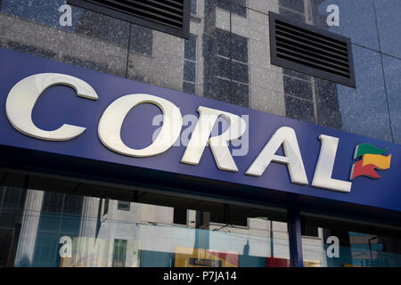 Segno per il gioco d'azzardo marca Coral a Birmingham, Regno Unito. Foto Stock