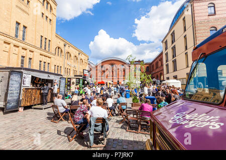 Germania, Berlino, quartiere di Prenzlauer Berg, Kulturbrauerei complesso edilizio, centro culturale con il teatro, cinema, ristoranti Foto Stock