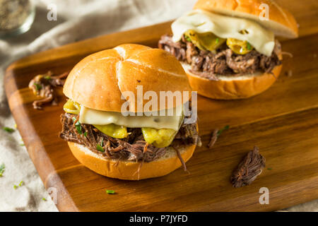 In casa la Mississippi Pot Roast Sandwich con formaggio Foto Stock