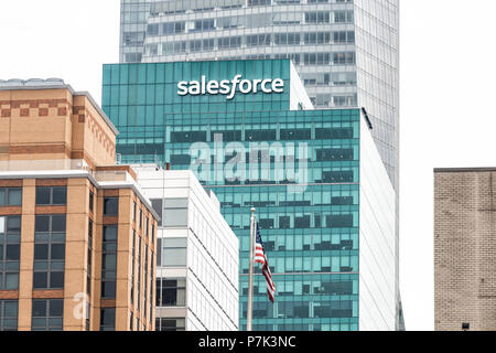 La città di New York, Stati Uniti d'America - 7 Aprile 2018: vista aerea del paesaggio urbano, skyline, tetto a costruire grattacieli di New York Herald Square Midtown con Salesforce Foto Stock