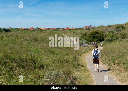 Germania, Bassa Sassonia, Frisia orientale, Juist, le otto Leege Trail è un ecologico artistico / sentiero natura a est Frisone isola di Juist. Foto Stock