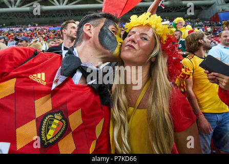 Kazan, Russia. 6 luglio 2018. ventole begium celebrare la vittoria, ventole, sostenitori, spettatori, club bandiere, celebrazione. Belgio - BRASIL 2-1 della Coppa del Mondo FIFA 2018 in Russia, best di 8, stagione 2018/2019, luglio 06, 2018 Stadium di Kazan, la Russia. © Peter Schatz / Alamy Live News Foto Stock