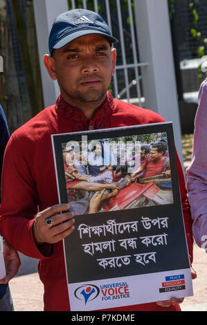 London , REGNO UNITO. 6 lug 2018. Una protesta in Altab Ali Park, Whitechapel dalla voce universale per la giustizia, UK ha deplorato l attentato contro il contingente di movimenti di riforma i leader e gli studenti generale presso l' Università di Dhaka. Le proteste in Bangladesh in aprile aveva invitato il governo a modificare il sistema di assunzione per i posti di governo che significa solo il 44% dei posti sono selezionati sulla base del merito. Credito: Peter Marshall / Alamy Live News Foto Stock