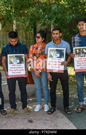 London , REGNO UNITO. 6 lug 2018. Una protesta in Altab Ali Park, Whitechapel dalla voce universale per la giustizia, UK ha deplorato l attentato contro il contingente di movimenti di riforma i leader e gli studenti generale presso l' Università di Dhaka. Le proteste in Bangladesh in aprile aveva invitato il governo a modificare il sistema di assunzione per i posti di governo che significa solo il 44% dei posti sono selezionati sulla base del merito. Credito: Peter Marshall / Alamy Live News Foto Stock