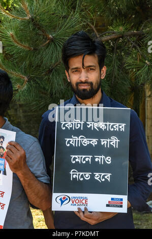 London , REGNO UNITO. 6 lug 2018. Una protesta in Altab Ali Park, Whitechapel dalla voce universale per la giustizia, UK ha deplorato l attentato contro il contingente di movimenti di riforma i leader e gli studenti generale presso l' Università di Dhaka. Le proteste in Bangladesh in aprile aveva invitato il governo a modificare il sistema di assunzione per i posti di governo che significa solo il 44% dei posti sono selezionati sulla base del merito. Credito: Peter Marshall / Alamy Live News Foto Stock