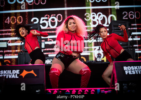 Roskilde, Danimarca. Il 7 luglio 2018. Il rapper inglese e cantante Stefflon Don esegue un concerto dal vivo durante il danese music festival Roskilde Festival 2018. (Photo credit: Gonzales Photo - Christian Hjorth). Credito: Gonzales foto/Alamy Live News Foto Stock