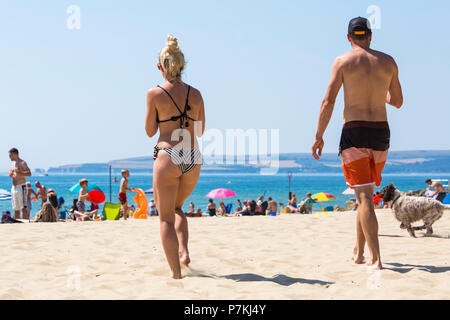 Branksome Dene, Poole, Dorset, Regno Unito. 7th luglio 2018. Tempo nel Regno Unito: Un'altra calda giornata di sole mentre l'ondata di caldo continua e migliaia di amanti del sole si dirigerà verso il mare per godersi le spiagge sabbiose di Poole sulla costa meridionale. Credit: Carolyn Jenkins/Alamy Live News Foto Stock