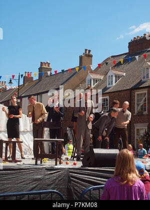 Newcastle Upon Tyne, 7 luglio 2018, Uk Meteo. Giorno glorioso per la bocca del Tyne music festival che si tiene nella storica cittadina di Tynemouth, North Tyneside. Credito: James Walsh Alamy/Live News Foto Stock