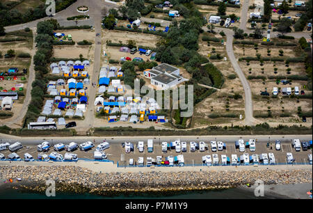 Campeggio vicino a Saintes-Maries-de-la-Mer, Camargue, Bouches-du-Rhône, regione Provenza-Alpi-Costa Azzurra, Francia Foto Stock