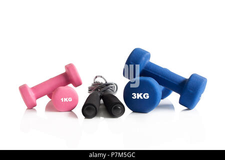 Rosa e blu per manubri con una corda di isolamento. Foto Stock