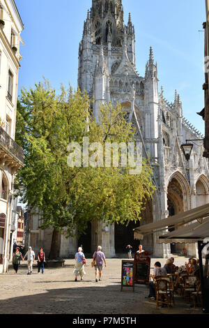 Francia, Seine Maritime, Rouen, luogo Barhelemy e la chiesa gotica di San Maclou (XV secolo) Foto Stock