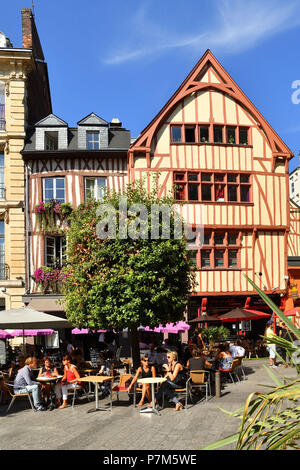 Francia, Seine Maritime, Rouen, Place de la Pucelle come un omaggio a Giovanna d'arco bruciato vivo nella città Foto Stock