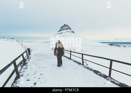 Montaggio Kirkjufell, Vesturland, Penisola Snaefellsness, Islanda Foto Stock