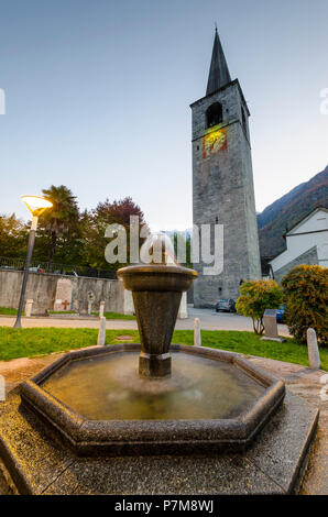 La chiesa di Santo Stefano a Crodo, Ossola, Piemonte, Alpi Italiane, Italia Foto Stock