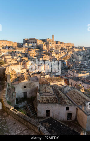 Vista dei Sassi di Matera distretto, Matera, provincia di Matera, Basilicata, Italia Foto Stock