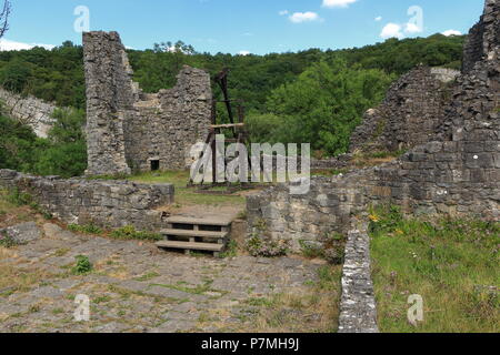 Rovine del Castello di Montaigle Foto Stock