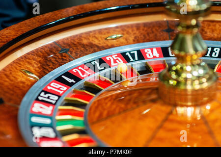 Ruota della Roulette nel casinò. Close up Foto Stock