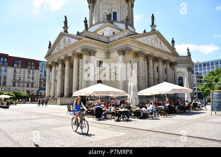 Germania, Berlino, quartiere Mitte, piazza Gendarmenmarkt, il Deutscher Dom (cattedrale tedesca) Foto Stock